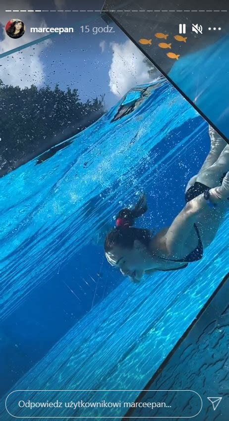 Marcelina Zi Tek Dziewczyna Piotra Y Y W Bikini Pokaza A Nagranie