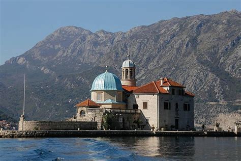 exciting  historical perast travel buddies
