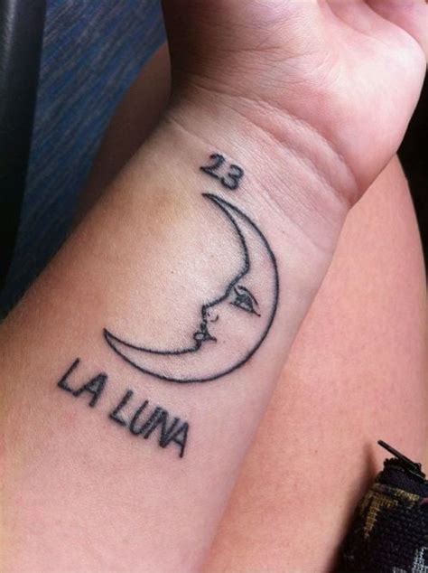 50 Diseños Y Tatuajes De Lunas Que Te Encantarán