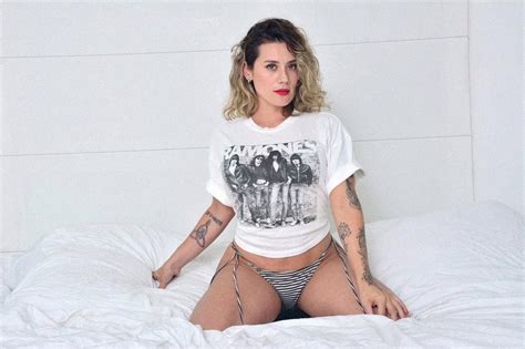 Sexy Babe Andrea Garcia Unveils Her Nice Tits While Posing 15 Photos