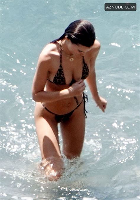 Emily Ratajkowski Sexy Flashes Her Nude Tits In A Tiny Bikini In Positano Aznude