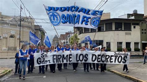 Paro De Trabajadores Judiciales De Santa Fe Sin Servicios Y Con Una