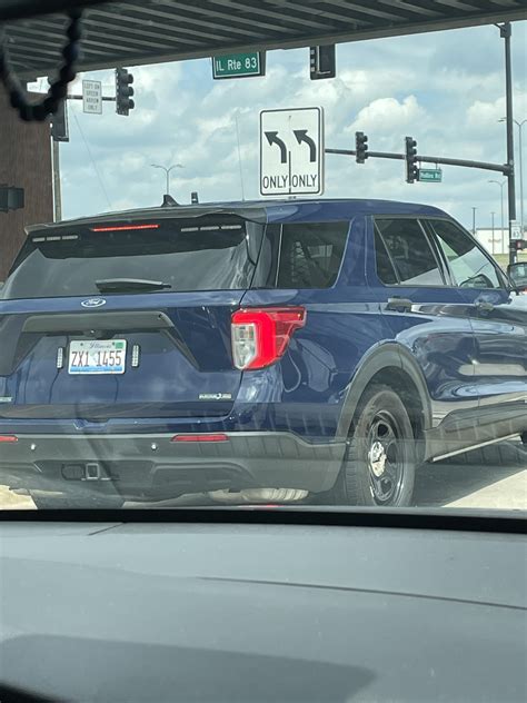 Is this an undercover cop? Usually the plates are municipal… : r