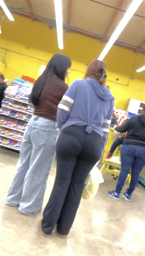 Insane Latina Showing Off Spandex Leggings Yoga Pants Forum