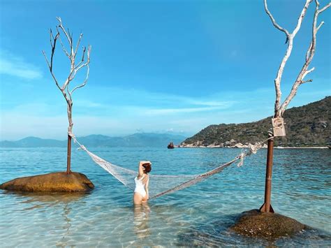 Hotgirl Trâm Anh tung loạt ảnh bikini gợi cảm