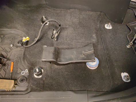 Поясничный упор в водительский стул 3 МПС — Mitsubishi Pajero Sport (3G ...