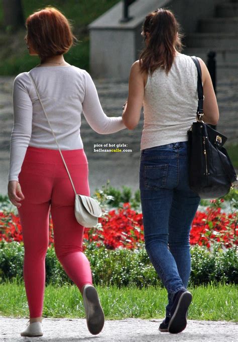 Chicas Hot En El Parque Mujeres Bellas En La Calle