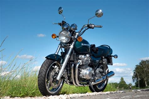 Qué se entiende por una moto naked