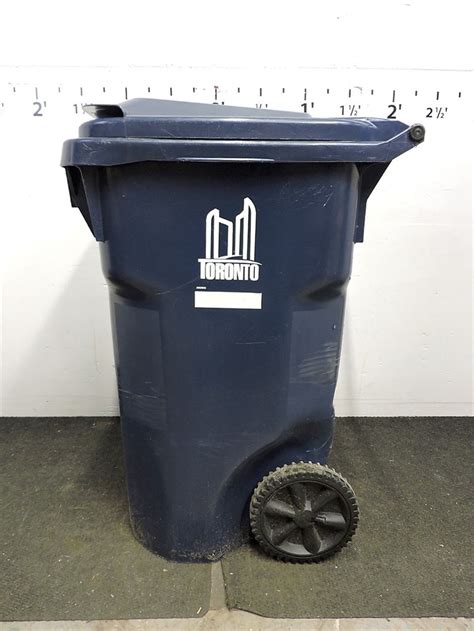 Police Auctions Canada 41 Husky Toronto Large Plastic Recycling Bin