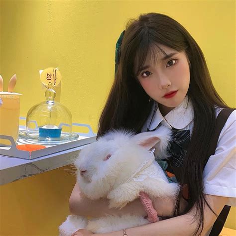 Hot girl Trung Quốc nổi lên vì có ngoại hình giống IU Follower tăng gấp 50 lần sau 3 năm