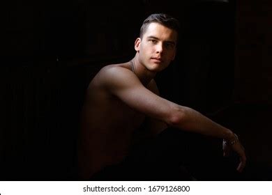 5 603 Naked Man Sun Images Stock Photos Vectors Shutterstock