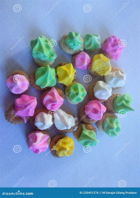 Galletas Con Azucar De Colores Encima Foto De Archivo Imagen De Dulce