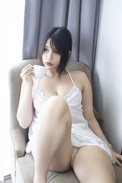 Hana Bunny Hanna Dinh Squishubunny Nude Onlyfans Leaks Photos Thefappening