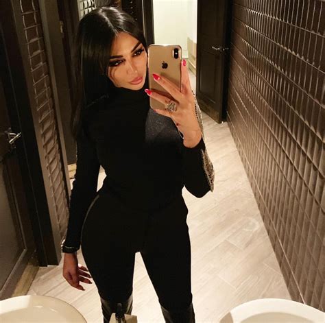 Black And Gold Jet Set Babe Outfit Slaylebrity