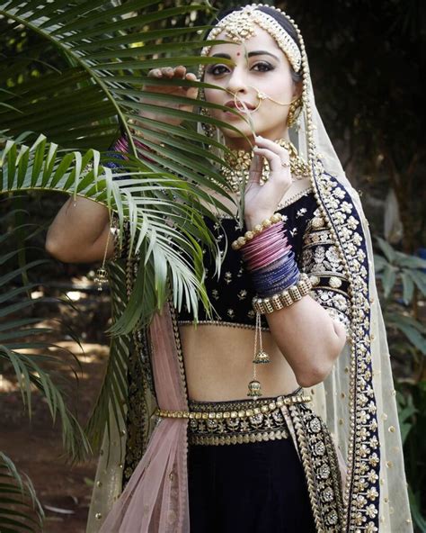 Niyati Fatnani TV Actress Wiki HD Images Cute Photos Bikini Wallpapers Unseen Pictures