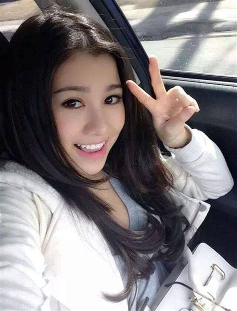 Chùm ảnh Những hot girl bán hàng online xinh ngất ngây