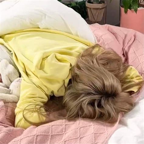 Pin by ૮ ﻌ ა on chicas kpop Cute gay couples Cute icons Star girl