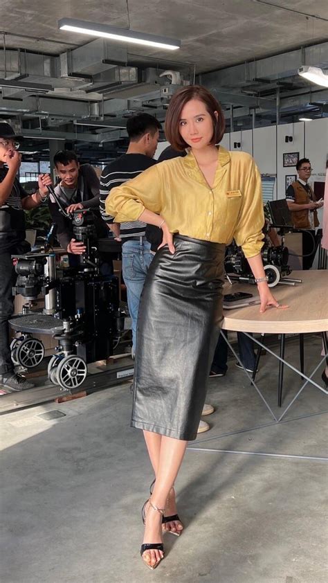 Huy N Lizzie Khoe V C D Ng Qua Lo T Nh Bikini Saostar Vn