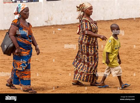 Ghana Kleidung Fotos Und Bildmaterial In Hoher Auflösung Alamy