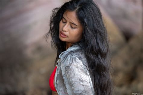 AMATEUR GIRL MetArt Sandy Footprints Bua High 0007