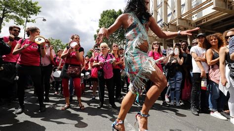 Une Gay Pride Parisienne Massive Et Tr S S Curis E Apr S Orlando