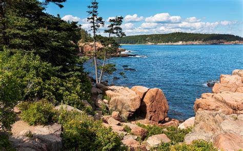 Premium Photo View Of The Water And Cadillac Mountain Taken From In