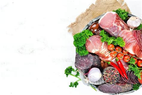 Набор копченого и вяленого мяса ветчина вяленая, соленый билтонг, мясо ...