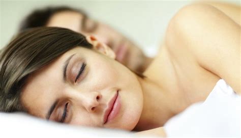 Ways Sleeping Naked Makes You Healthier And Wealthier Huffpost Life