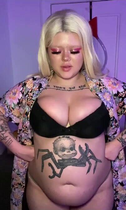 Bbw Wearing Her Old Clothes ThisVid