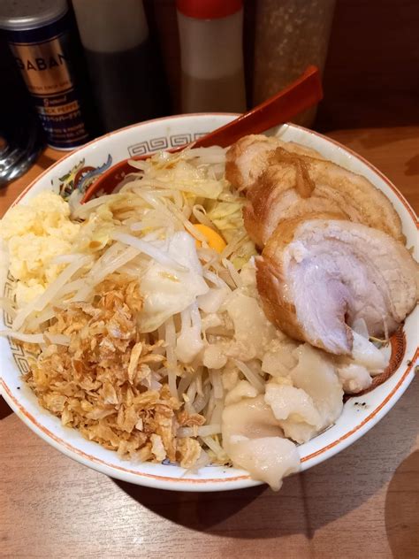 ラーメン豚山＠町田店【サッパリ味の汁なしが美味い！】小ラーメン、汁なし、アレケイジャン。 まにっち【公式】の相模原周辺で食べたラーメン