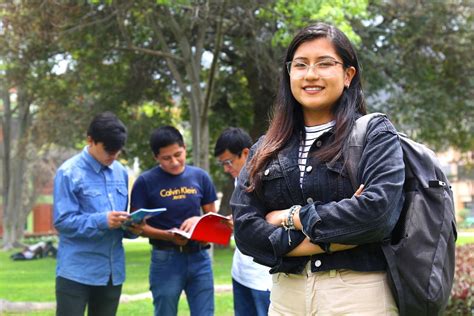 Qu Porcentaje De Estudiantes De La Uni Son Mujeres Y Se Dedican A Las