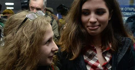 Russie retrouvailles des deux Pussy Riot déterminées à lutter L Express