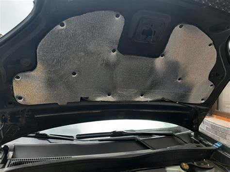 Шумоизоляция капота на клипсы — Ford Fusion, 1,4 л, 2010 года | своими ...