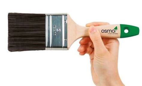 Какую кисть выбрать для нанесения масла на древесину?