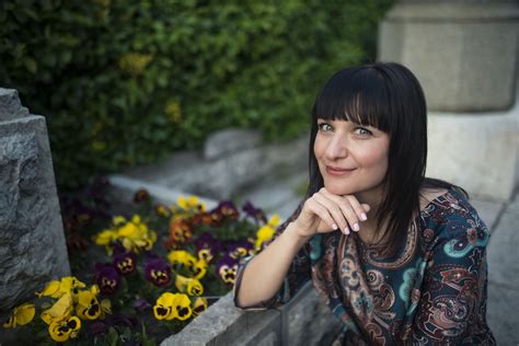 Виктория Бешлийска: В „Сърце“ пред очите на читателя просиява същински ...