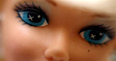 Barbie Calva Llega Al Mercado El 2013 Belelú