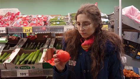 Где дешевле купить овощи и фрукты в Ярославле: магазин, ларек, рынок