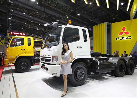 Mitsubishi Fuso Hadirkan Line Up Truk Unggulan Di Ajang Giicomvec