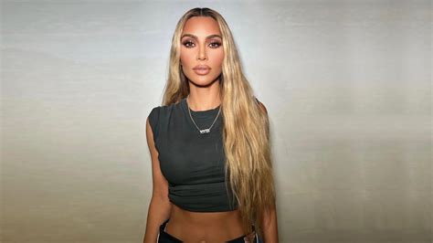 Honey Blonde Hair Is The Delicious Glossy Alternative To Platinum Glamour UK