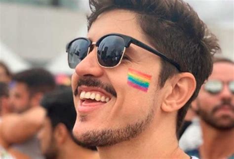 Participante gay beija quatro homens heteros no De Férias o Ex