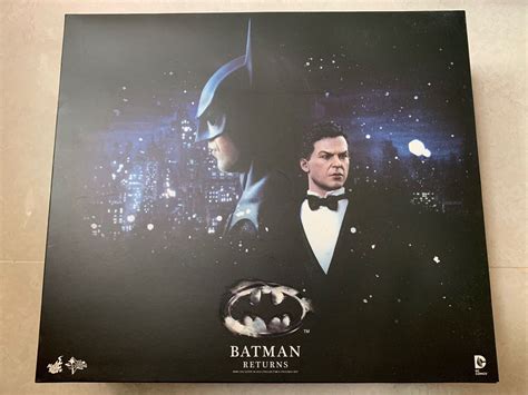 Hottoys Hot Toys MMS294 Batman Returns Deluxe Version with Bruce Wayne 興趣及遊戲 玩具 遊戲類 Carousell