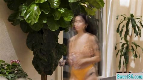 Pretty Sexy Lesbian Babes Kissing And Pussy Licking Threesome