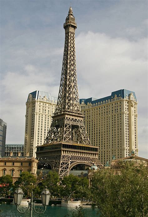 The Iconic Half Scale Eiffel Tower Replica At Paris Las Vegas