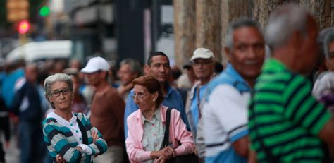 aumentan el bono de guerra  los pensionados del ivss la voz