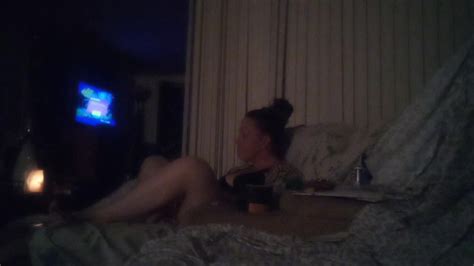 BBW Fumer Des Cigarettes et Jouer à Des Jeux Vidéo Dans Black Soutien gorge et Culotte Partie 6