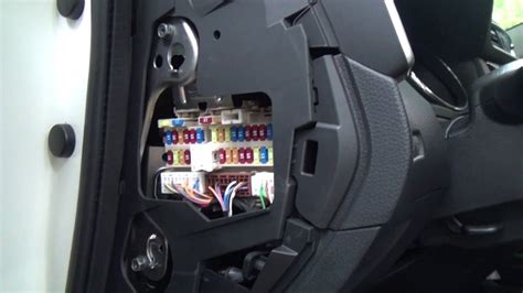 Замена предохранителей прикуривателей в Nissan Qashqai - YouTube