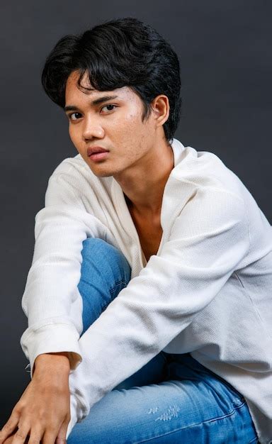 Foto De Estudio Del Joven Asi Tico Lgbtq Gay Glamour Feliz Guapo Bisexual Homosexual Modelo De