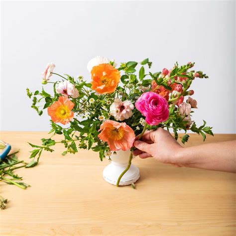 how to preserve cut flowers in vase 11