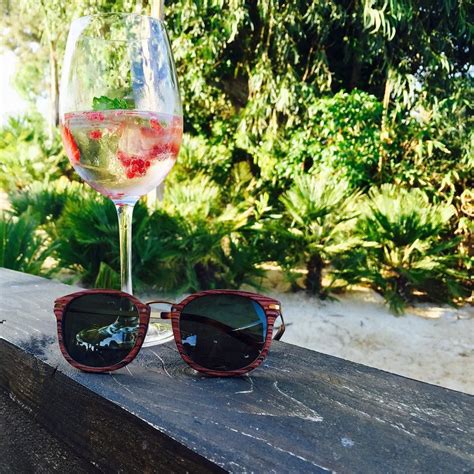 Friyay Herrmann Feierabenddrink Kerbholzeyewear Friyay Rose Wine