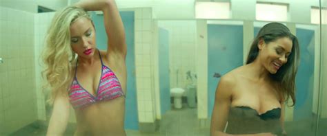 Naked Roxane Hayward In Accident